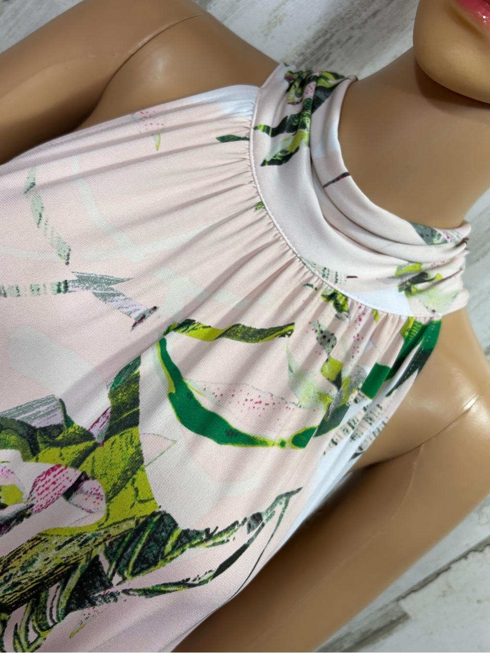 New York & Company High-Neck Tropical Print Floral Wide-Leg Jumpsuit - Picture 4 of 10